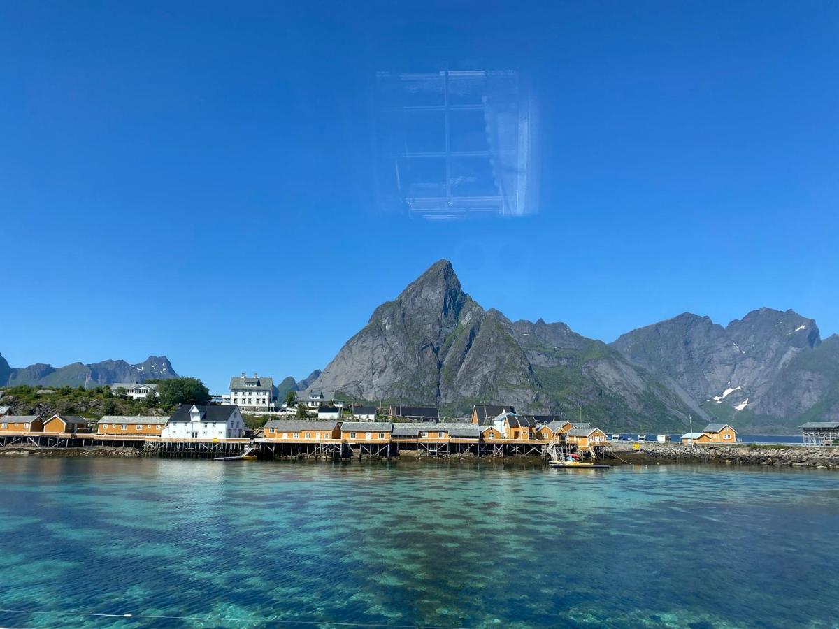Lofoten Suite Apartments - Rostad Retro Rorbuer ไรเนอ ภายนอก รูปภาพ