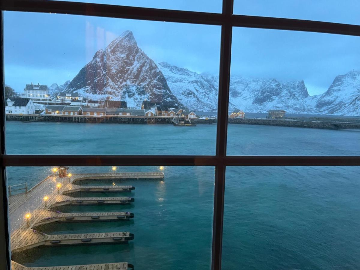 Lofoten Suite Apartments - Rostad Retro Rorbuer ไรเนอ ภายนอก รูปภาพ