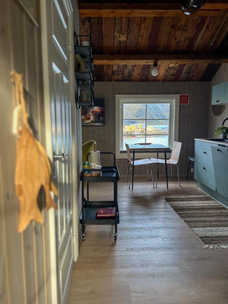 Lofoten Suite Apartments - Rostad Retro Rorbuer ไรเนอ ภายนอก รูปภาพ