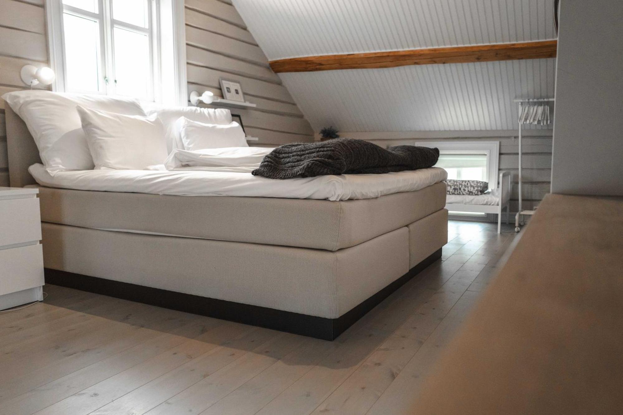 Lofoten Suite Apartments - Rostad Retro Rorbuer ไรเนอ ภายนอก รูปภาพ