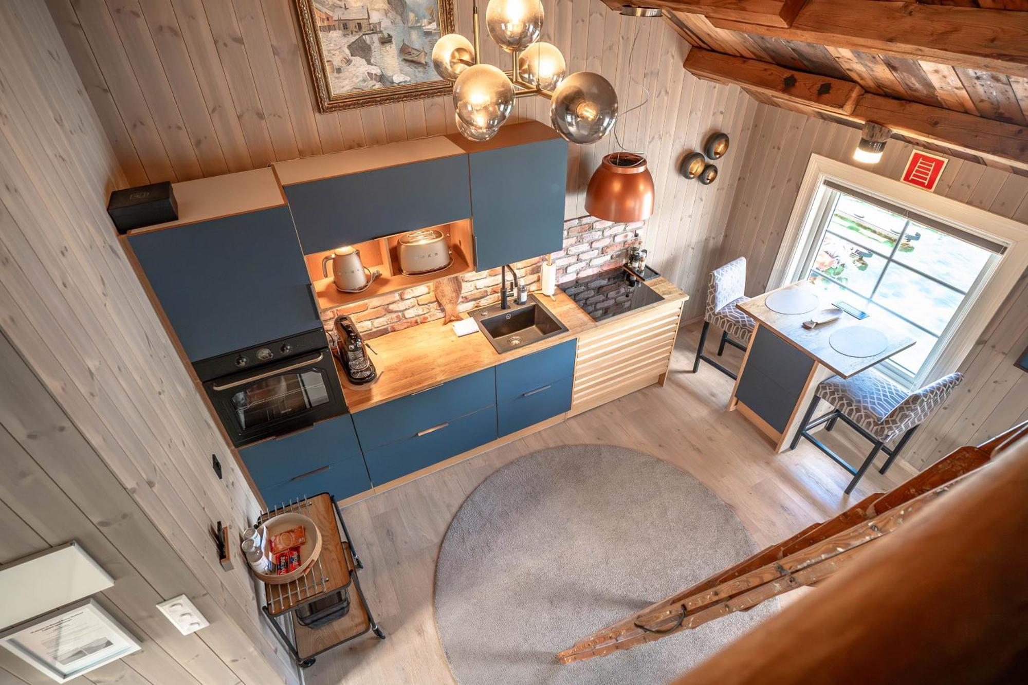 Lofoten Suite Apartments - Rostad Retro Rorbuer ไรเนอ ภายนอก รูปภาพ